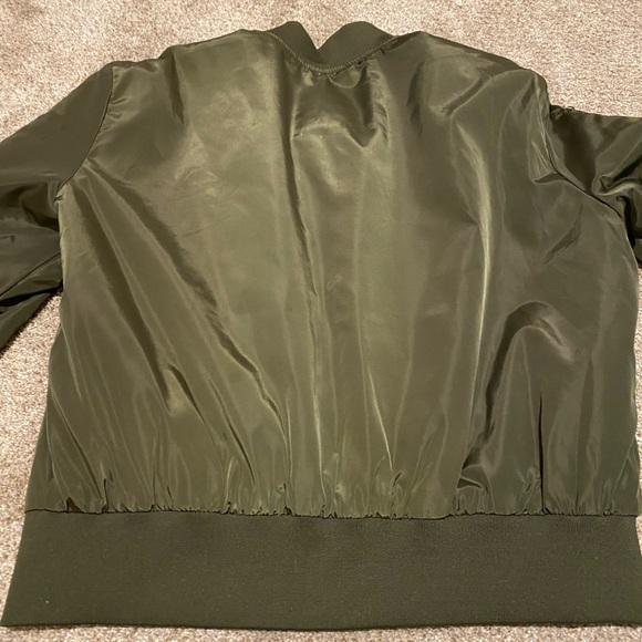 Women’s army green bomber jacket. Size large. - Picture 6 of 7